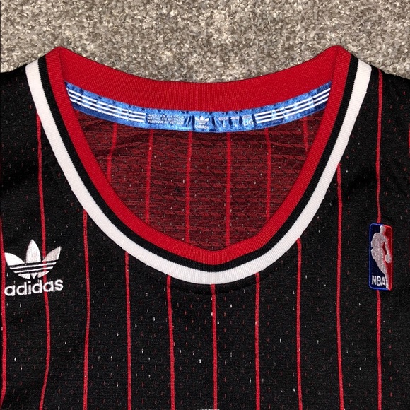 Adidas Chicago Bulls Scottie Pippen Jersey #33 - Picture 4 of 7